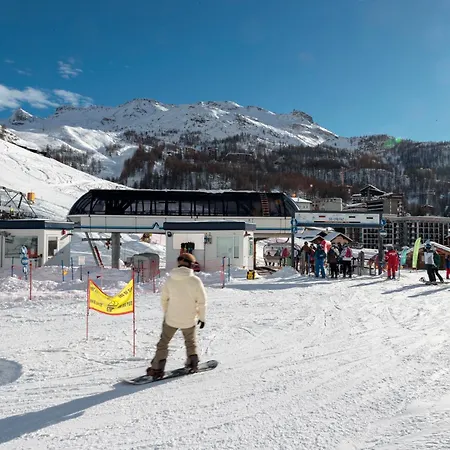Hellochalet - The Family Crest - Cervinia With Balcony E Mountain Views 公寓 *